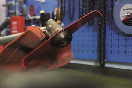 Lame per decespugliatore: i vantaggi dell’Hardox 400
